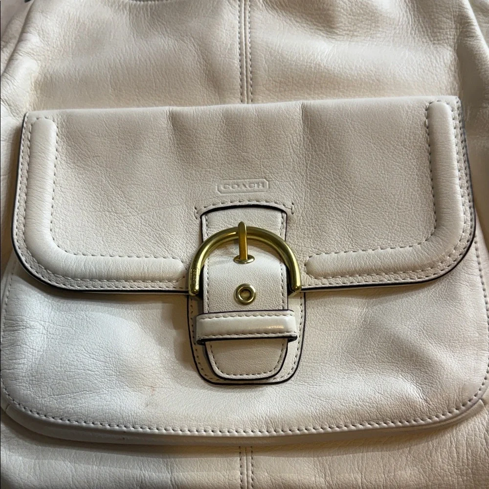 Coach Campbell Triple Entry Pebbled Leather Hobo – Style F24868 in Cream/Ivory